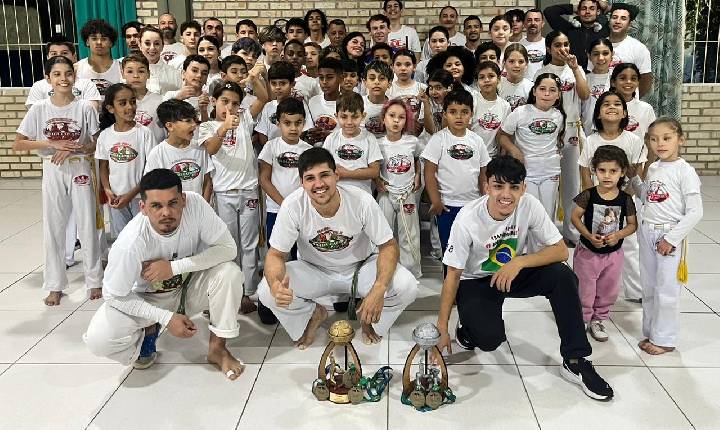 ABADÁ - Capoeira Balneário Camboriú conquista troféus e medalhas no Paraná