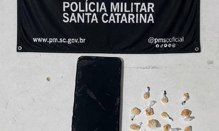 Ação da Polícia Militar resulta na prisão de casal por tráfico de drogas no bairro Cidade Nova