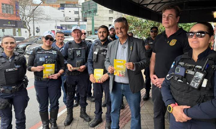Ação educativa dá início à programação do Maio Amarelo em Balneário Camboriú