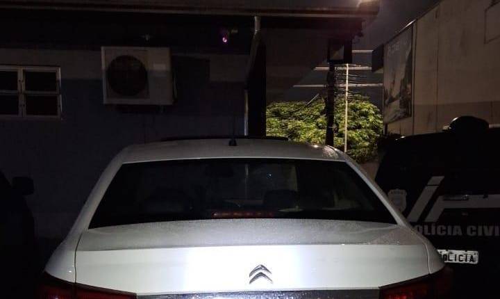 Ação policial resulta na prisão de três homens e recuperação de veículo roubado após acompanhamento no bairro Cidade Nova 