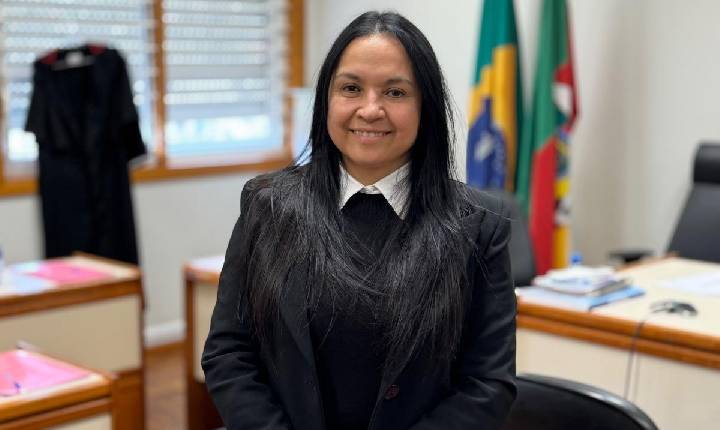 Advogada criminalista com atuação nacional, Dra. Maria Odila lança em Itajaí, obra impactante baseada em sua própria vivência no cárcere.