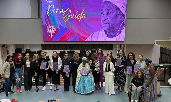 AMT PDT homenageia mulher de 112 anos e lideranças femininas em Balneário Camboriú