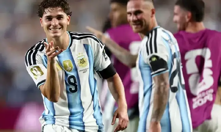 Atual campeã da Copa do Mundo, a Argentina venceu a Suíça e vai em busca do tetracampeonato - Confira outros resultados do sábado