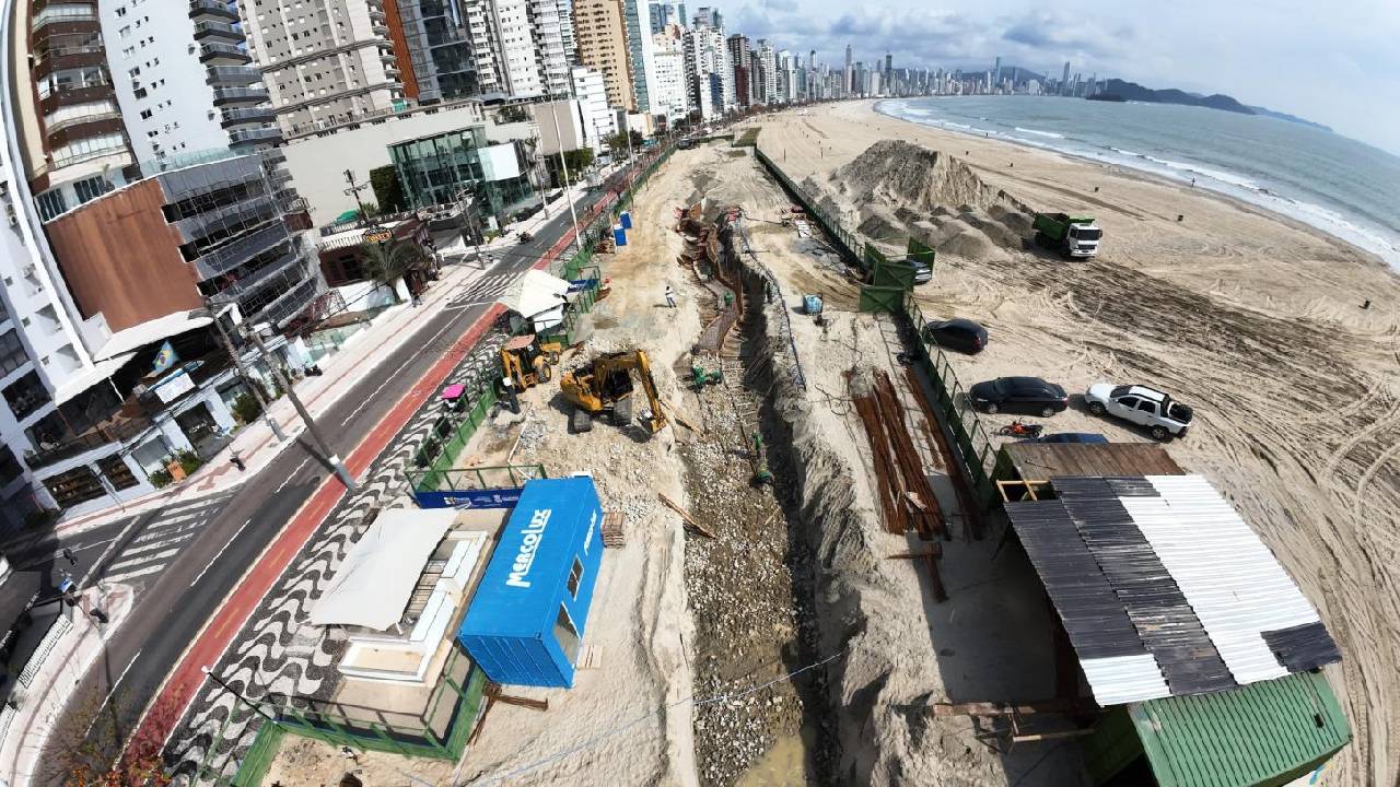 Avenida Atlântica terá bloqueios temporários para obras de reurbanização da orla