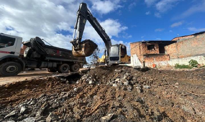 Avenida Prefeito Meirinho: iniciada etapa de topografia e reforço do subleito