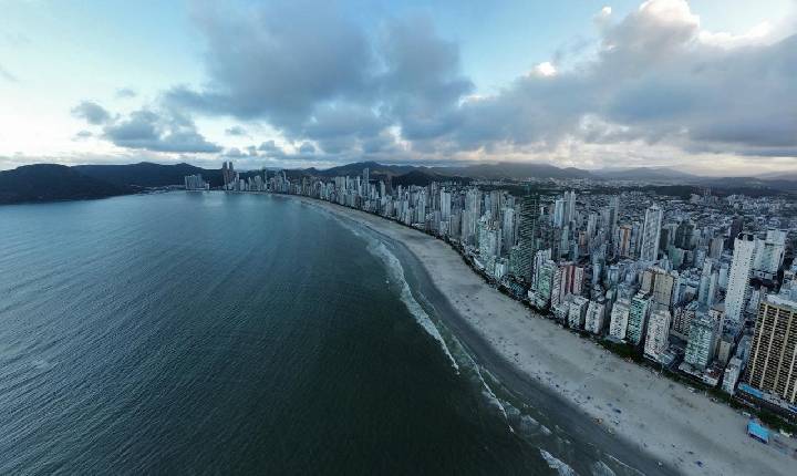 Balneário Camboriú projeta 76,8% de ocupação hoteleira no feriadão do Dia do Trabalhador