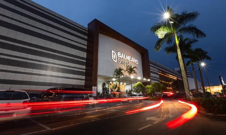 Balneário Shopping abre em horário normal durante feriado de 1º  maio
