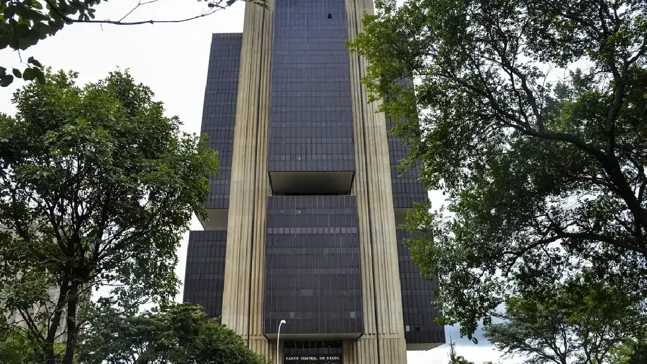 Banco Central reduz juros básicos para 14,5% ao ano