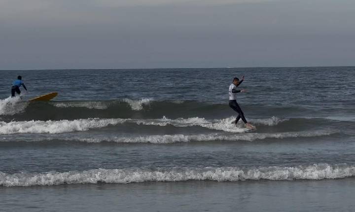 BC Long e SUP reúne atletas na Praia Central e estreia categoria Parasurf no Circuito Municipal de Surf