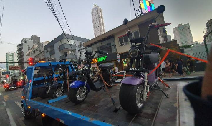 BC Trânsito intensifica fiscalização e coíbe irregularidades com ciclomotores e autopropelidos durante feriadão