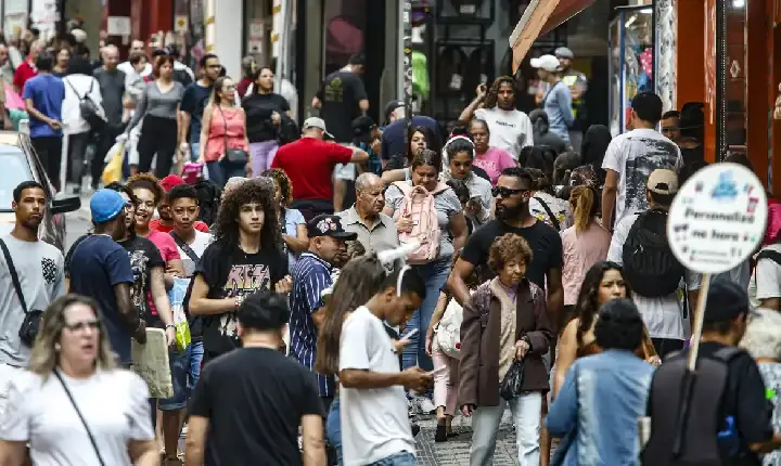 Brasil cria 85,9 mil postos de trabalho em abril, aponta Caged