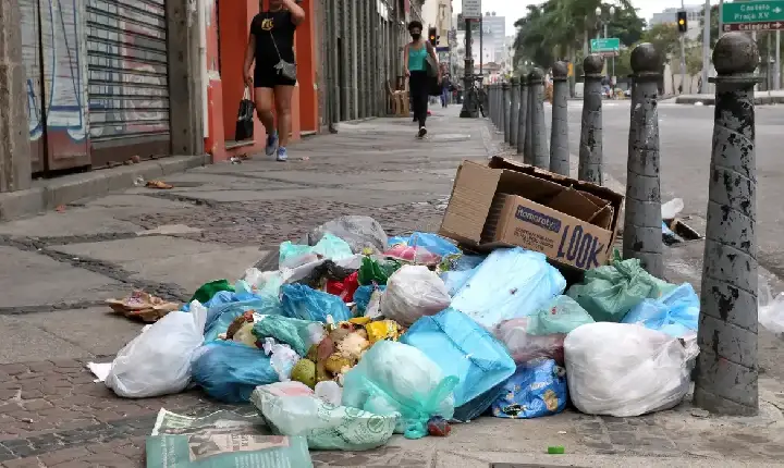 Câmara aprova multa para quem descartar lixo em vias públicas