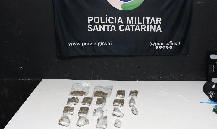 Casal é preso por tráfico de drogas