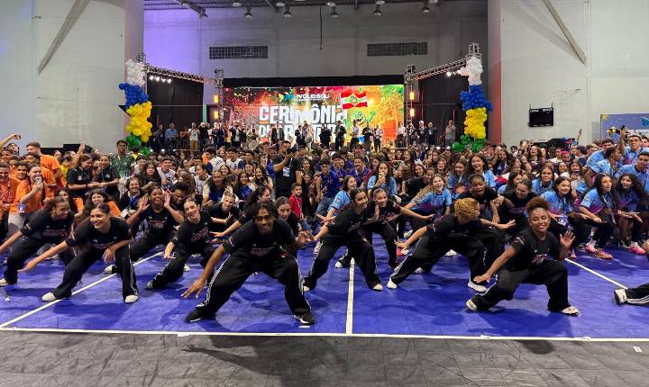 Cerimônia marca início dos Jogos Escolares Brasileiros de Voleibol Sub-18 em Balneário Camboriú