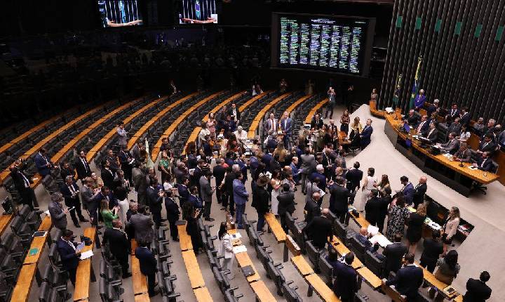 Congresso derruba veto de Lula e mantém PL da Dosimetria
