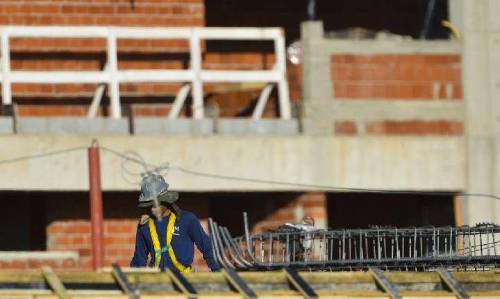 Construção Civil empregou 2,5 milhões e pagou média de 2,1 salários mínimos