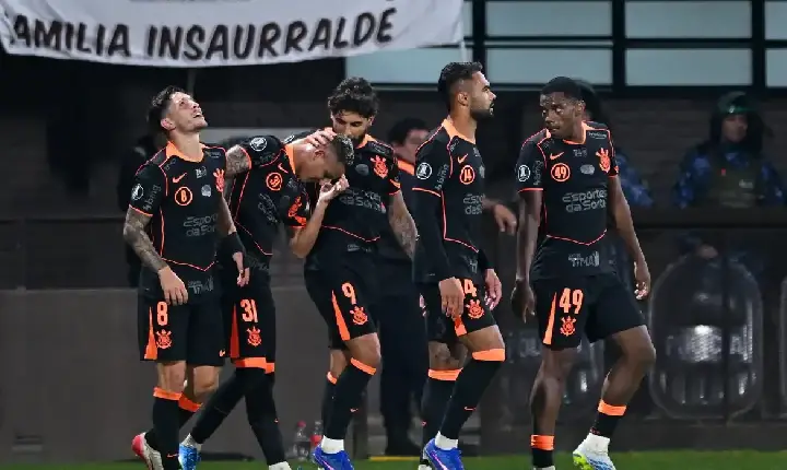 Corinthians derrota Platense na Libertadores na estreia de Diniz - Confia os resultados de outras competições