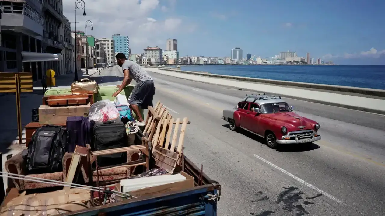 Cuba debate reformas econômica e social em meio ao bloqueio dos Estados Unidos