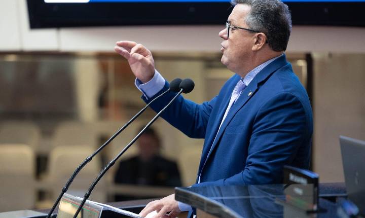 Deputado Naatz : nova PEC na Alesc garante recursos estaduais para ampliar saneamento