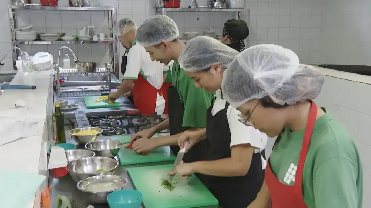 Desemprego até maio cai para 5,6%, o menor já registrado no período