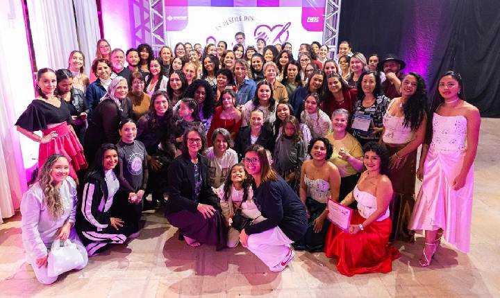 Desfile das Costureiras e dos Costureiros emociona e transforma passarela em lugar de reconhecimento e orgulho