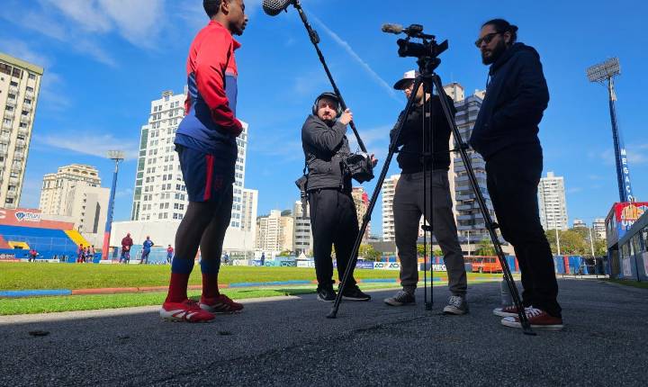 Documentário “Em Busca do Sonho - A Jornada Continua” acompanha jovens da base do Marcílio Dias na busca pelo futebol profissional