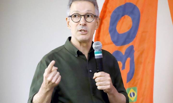 Durante agendas em Santa Catarina, Zema apresenta soluções para gargalos do estado e reforça prioridade de tirar o PT do poder
