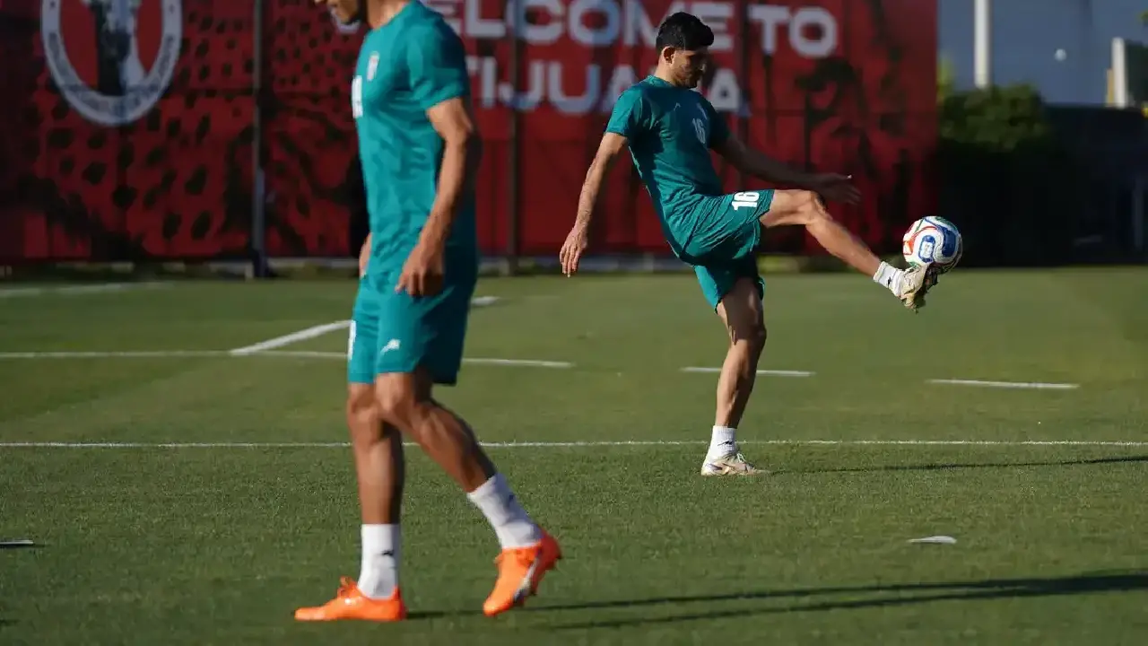 Em carta deixada no vestiário, seleção iraniana pede paz entre nações