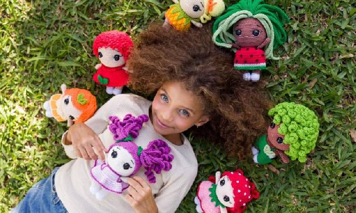 Encontro ao ar livre convida o público a relaxar, criar e celebrar o Dia do Amigurumi