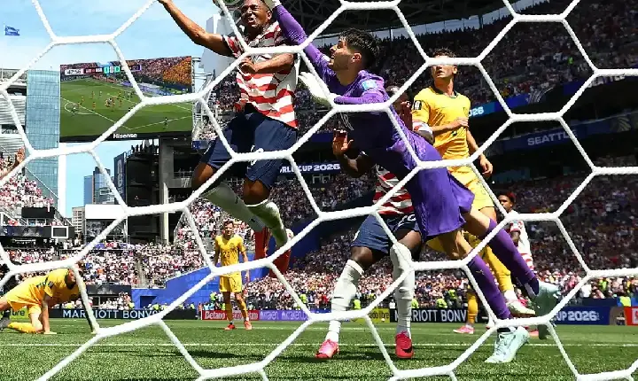 Estados Unidos bate a Austrália e fica perto da classificação