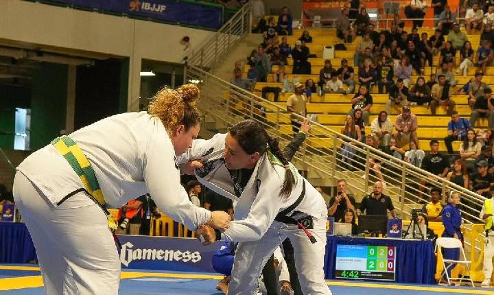 Faixa-preta de Santa Catarina sobe ao pódio em um dos maiores campeonatos de jiu-jítsu do mundo, na Califórnia