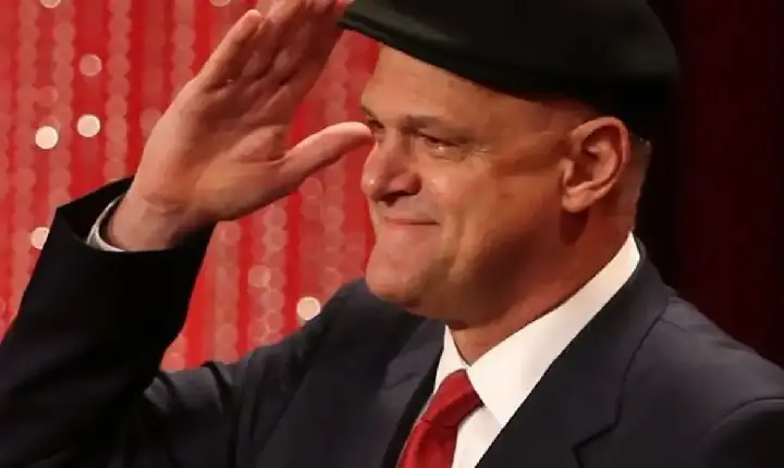 Família se despede de Oscar em cerimônia reservada de cremação