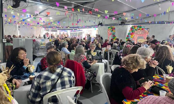 Festa Junina da SPI reúne idosos em Balneário Camboriú