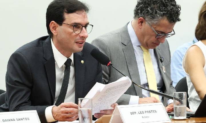 Fim da escala 6x1: relator propõe que um dia de folga seja no domingo