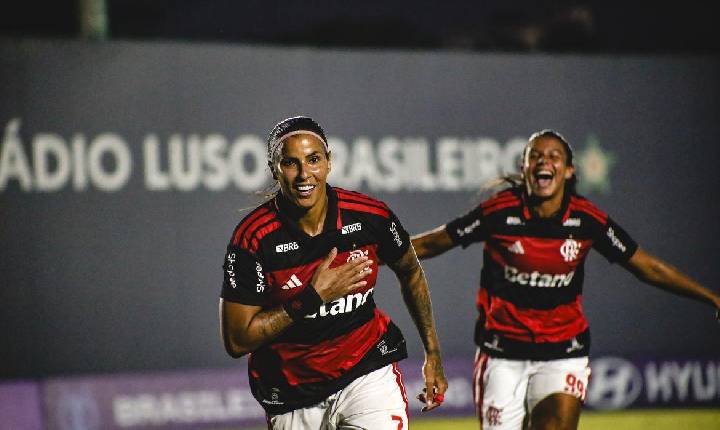 Flamengo derrota Vitória e fica perto de líderes no Brasileirão Feminino