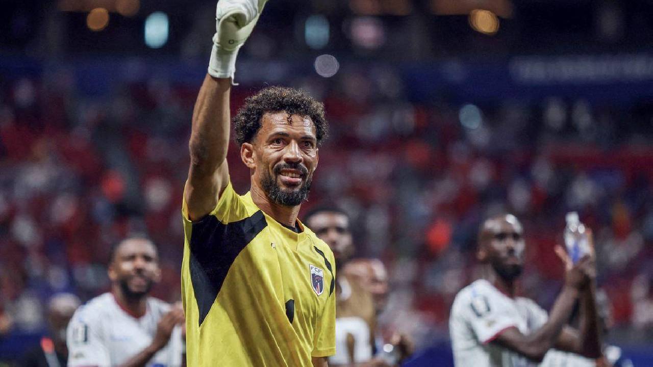 Goleiro Vozinha brilha contra a Espanha e vira destaque na Copa