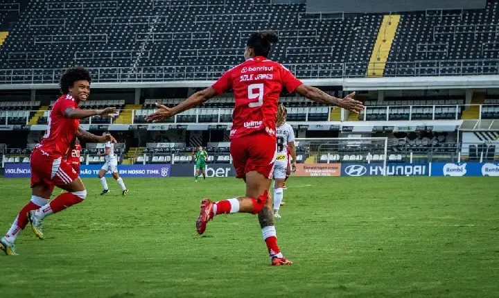 Inter aplica 3 a 0 no Santos fora de casa pelo Brasileirão Feminino