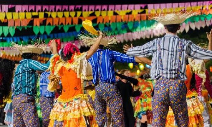 Itajaí entra no clima junino com três dias de música, gastronomia e diversão no Fabuloso Arraiá