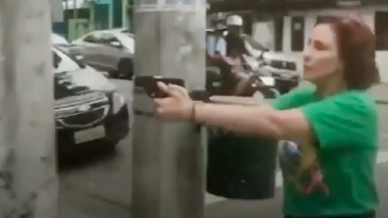 Justiça manda prender jornalista perseguido por Carla Zambelli
