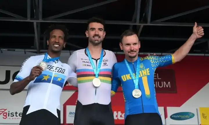 Lauro Chaman é ouro em etapa a Copa do Mundo de ciclismo de estrada