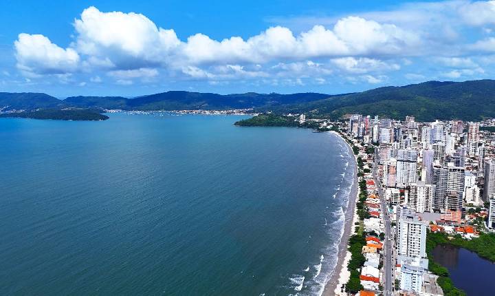 Licenciamento do engordamento da Praia de Balneário Perequê avança após reunião entre ACIP, Prefeitura e IMA