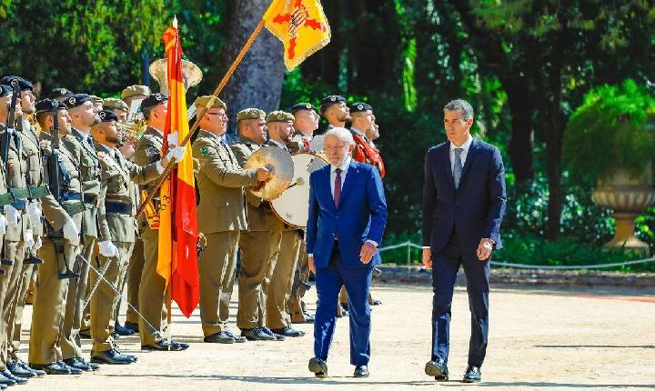 Lula alerta sobre risco de bets e big techs para famílias e democracia