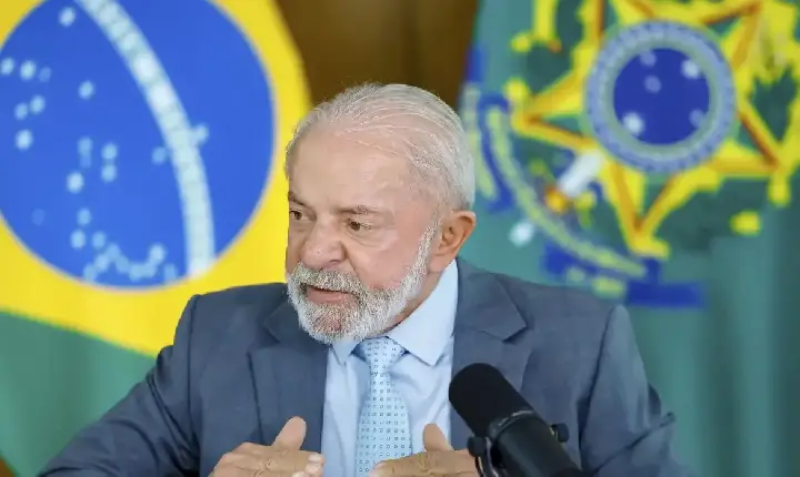 Lula envia ao Congresso projeto de lei pelo fim da escala 6x1