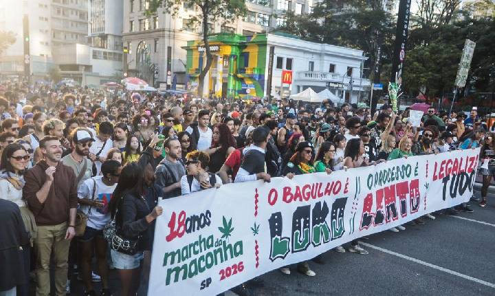 Marcha em São Paulo pede legalização da maconha