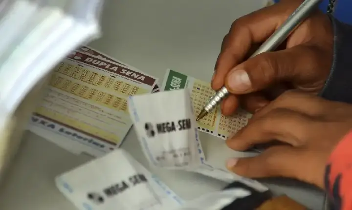 Mega-Sena acumula novamente e prêmio principal vai para R$ 45 milhões
