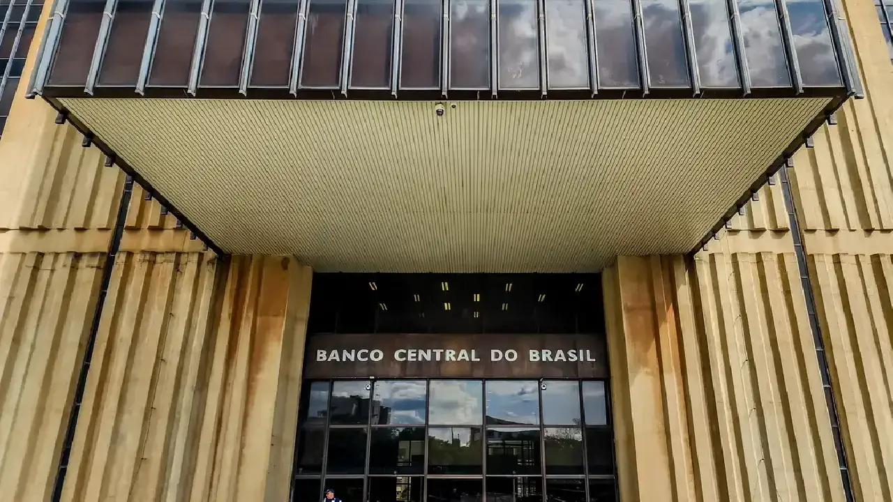 Mercado eleva previsão da inflação para 5,04% este ano