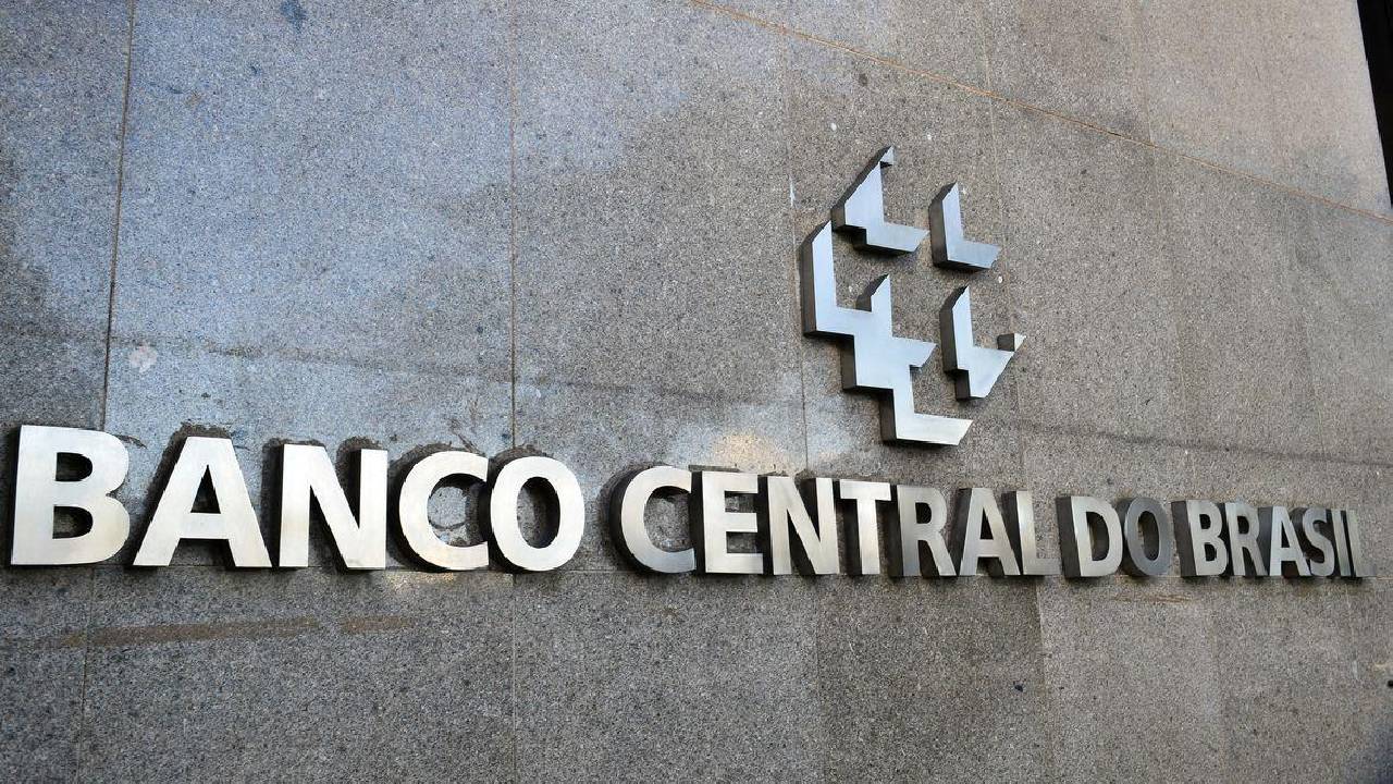 Mercado financeiro eleva previsão da Selic para 13,75% ao ano