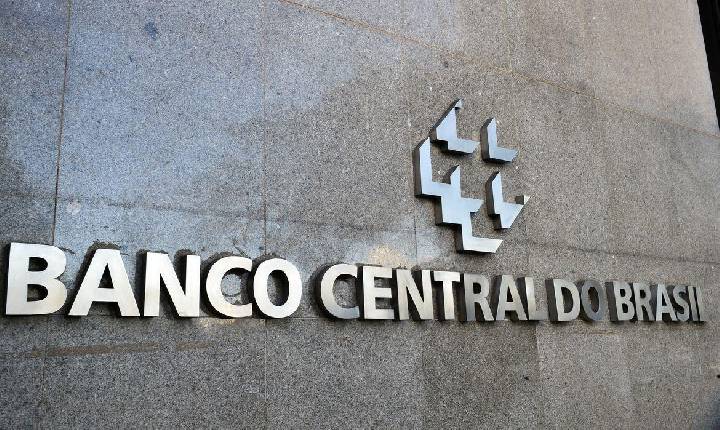 Mercado financeiro eleva previsão da Selic para 13,75% ao ano