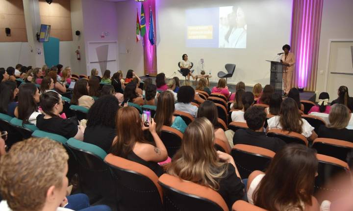 Mulheres já representam mais de 46% da contabilidade catarinense e debatem liderança e reforma tributária em encontro estadual