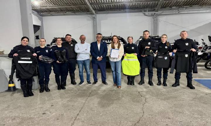 Novos uniformes reforçam valorização e identificação dos agentes de trânsito de Balneário Camboriú 